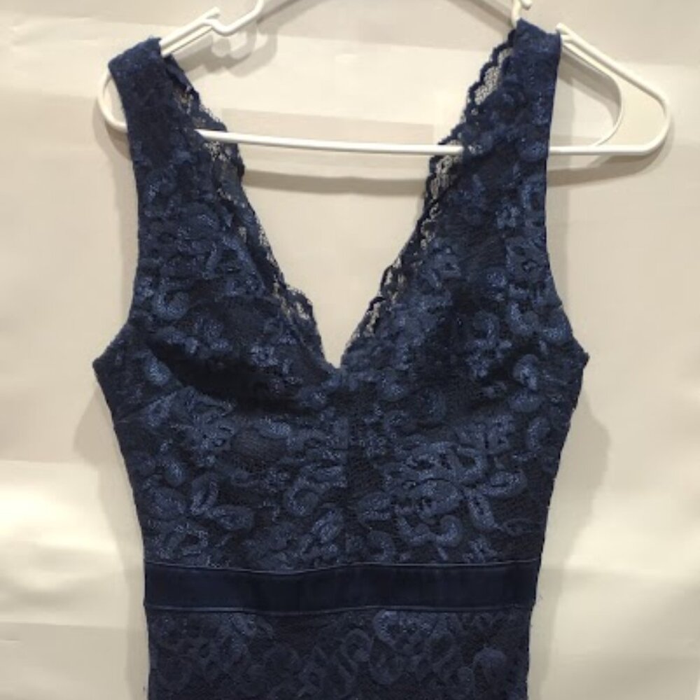 TEEZEME DEEP BLUELACE OVERLAY V-NECK LINED RIBBON WAIST DRESS WOMEN'S SIZE 7